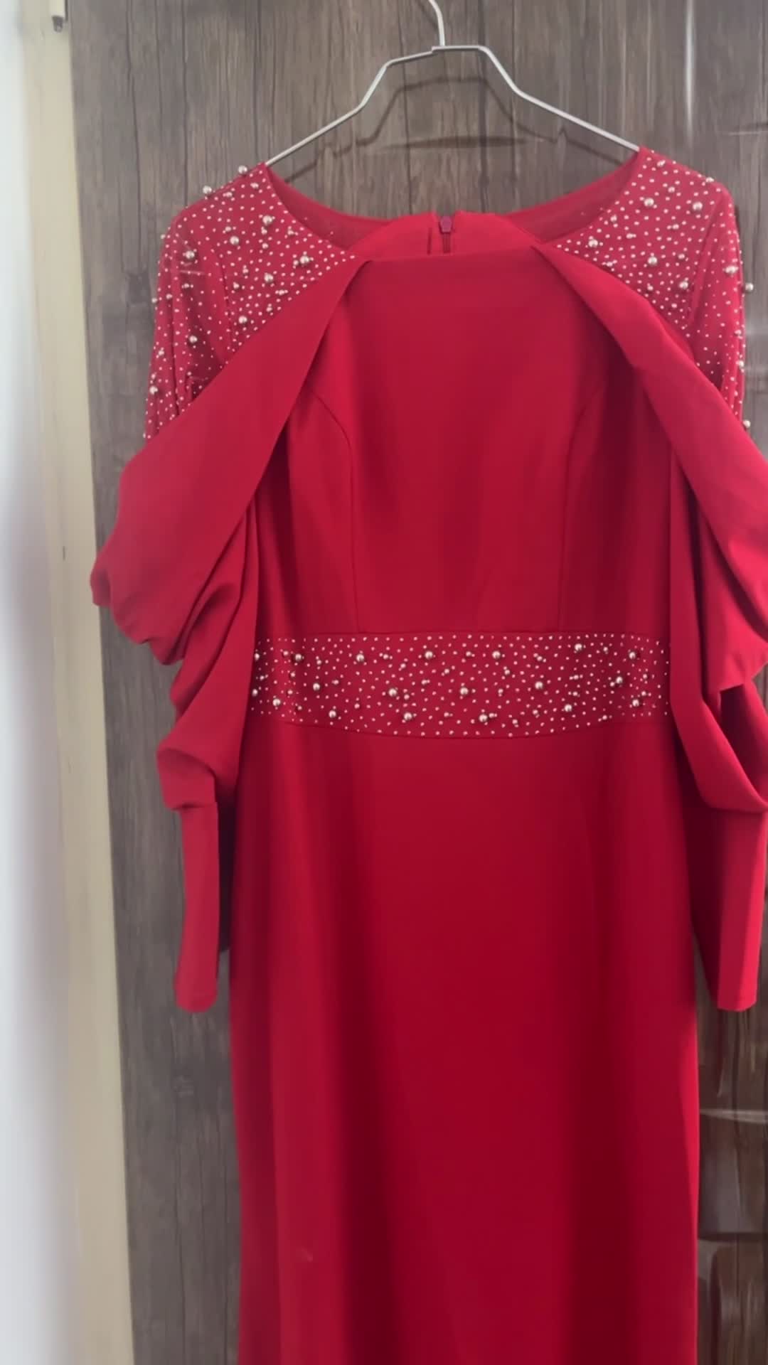 لباس مجلسی|لباس|کاشان, آیت الله سعیدی|دیوار