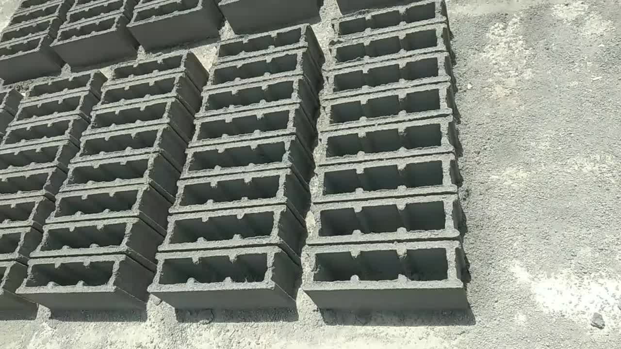 انواع بلوک ساختمانی و باغی بادستگاه تمام اتوماتیک|مصالح و تجهیزات ساختمان|بهار, |دیوار