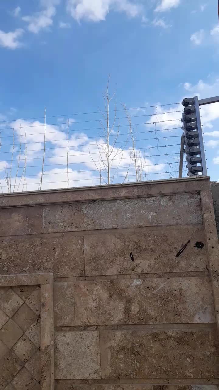 فنس کشی سیم خاردار نرده، شاخ گوزنی فنس الکتریکی|خدمات باغبانی و درختکاری|ارومیه, |دیوار