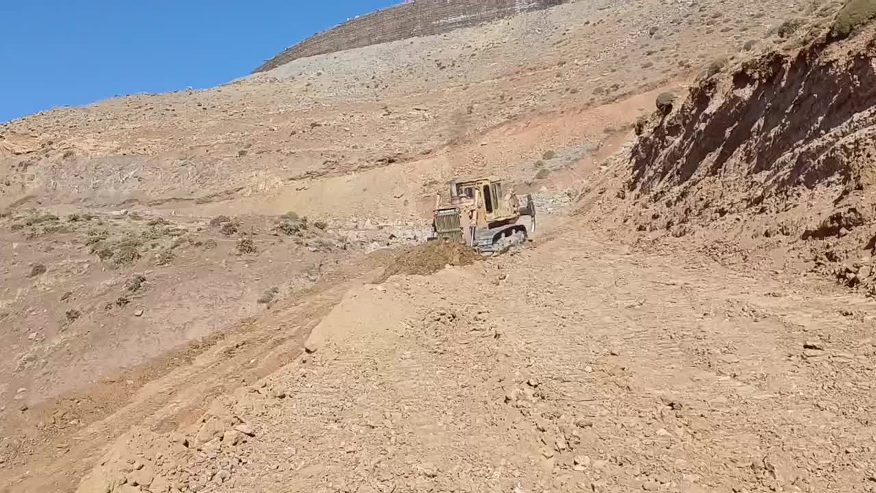 بلدوزر d155|خودرو سنگین|تهران, اوین|دیوار