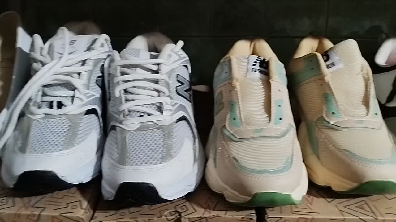 کفش دخترونه و پسرونه ایوان جانبازان|کیف، کفش، کمربند|ایوان, |دیوار