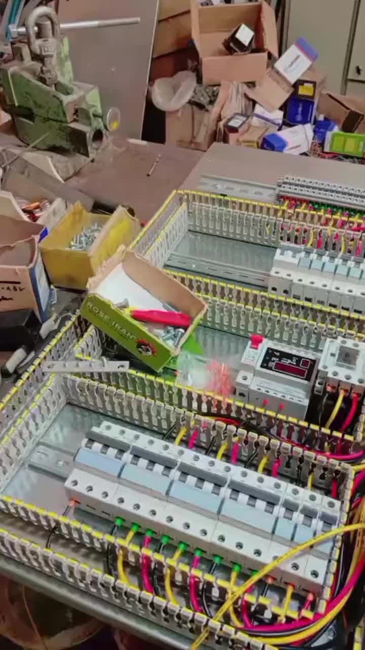 انواع خدمات برق ساختمان و صنعتی|خدمات پیشه و مهارت|سیرجان, |دیوار