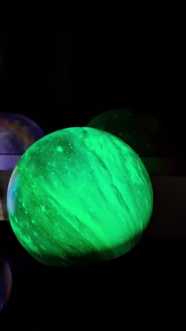 اسپیکر بولوتوثی کنترل دار طرح کهکشان در ماه کادو|پخش‌کننده همراه|مرند, |دیوار