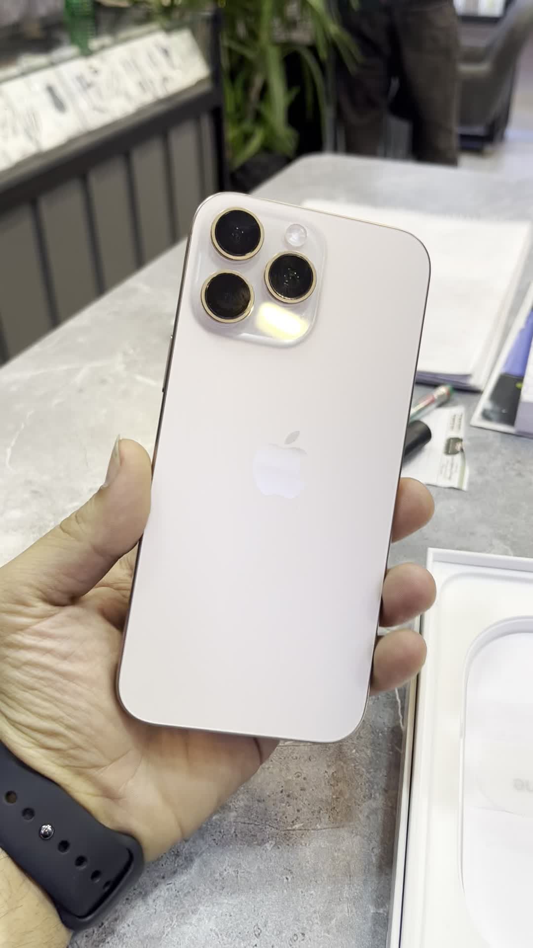 ایفون ۱۶ پرومکس رجیستر شده|موبایل|تهران, ولنجک|دیوار