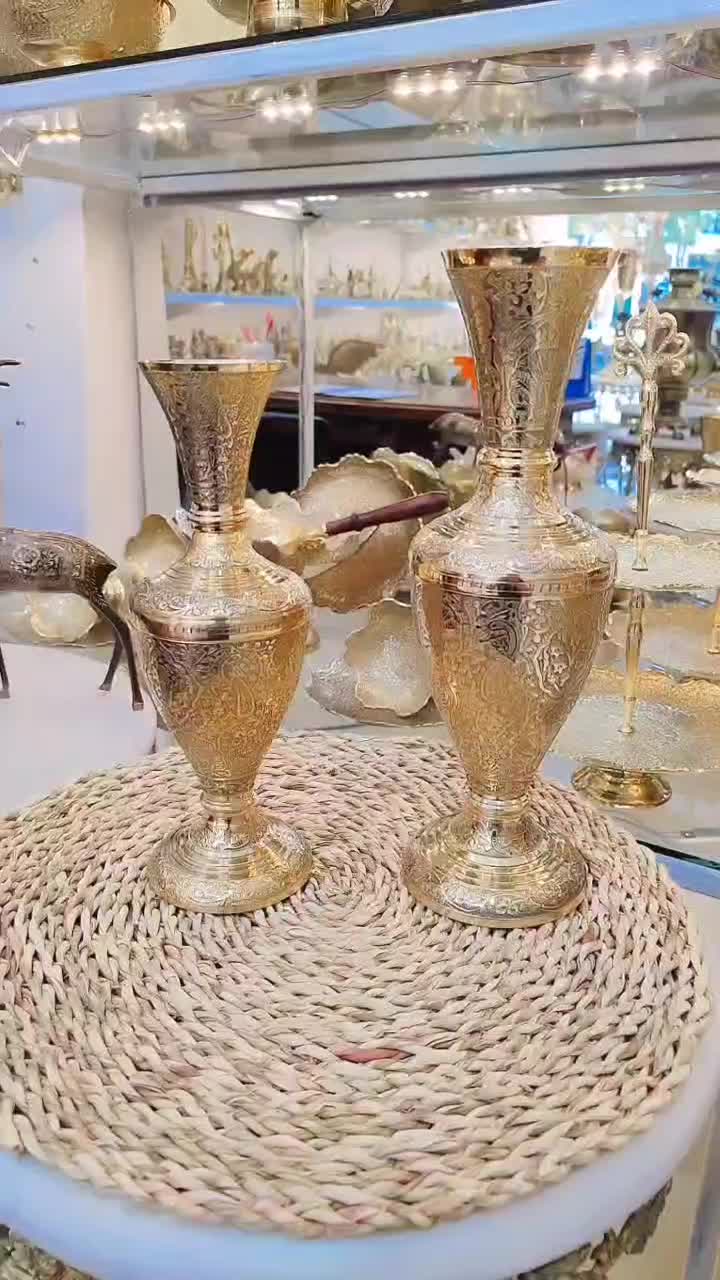 گلدان طرح طاووس برنجی عطائی برنز|صنایع دستی و سایر لوازم تزئینی|نیشابور, محله میدان باغات|دیوار