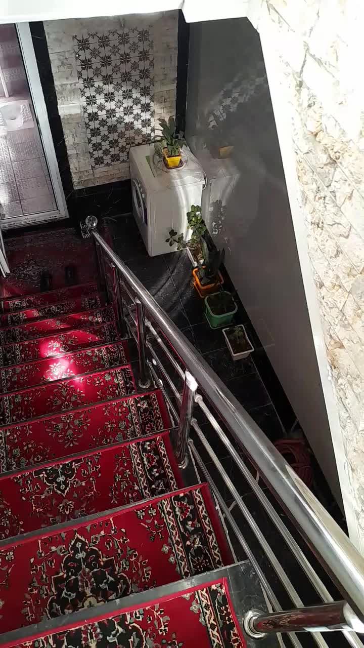 سویت آپارتمان جدید زیریکونیم خوب نیست|اجارهٔ کوتاه‌مدت آپارتمان و سوئیت|سنندج, |دیوار