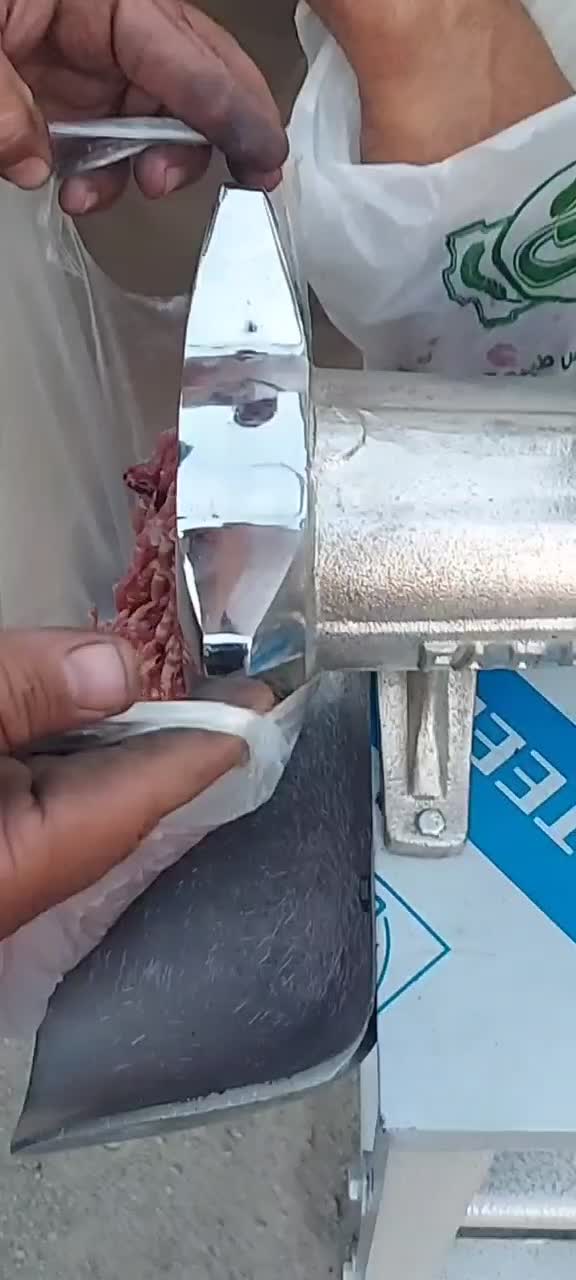 خرید و فروش و تعمیر چرخ گوشت صنعتی و خانگی|کافیشاپ و رستوران|نیشابور, مدرس|دیوار