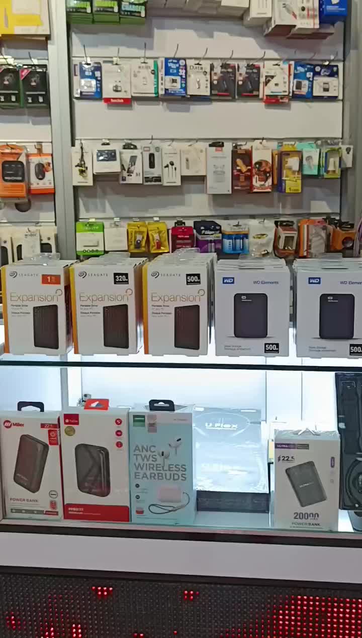 هارد اکسترنال ۱ ترابایت و ۳۲۰ گیگ|قطعات و لوازم جانبی رایانه|خرمآباد, |دیوار