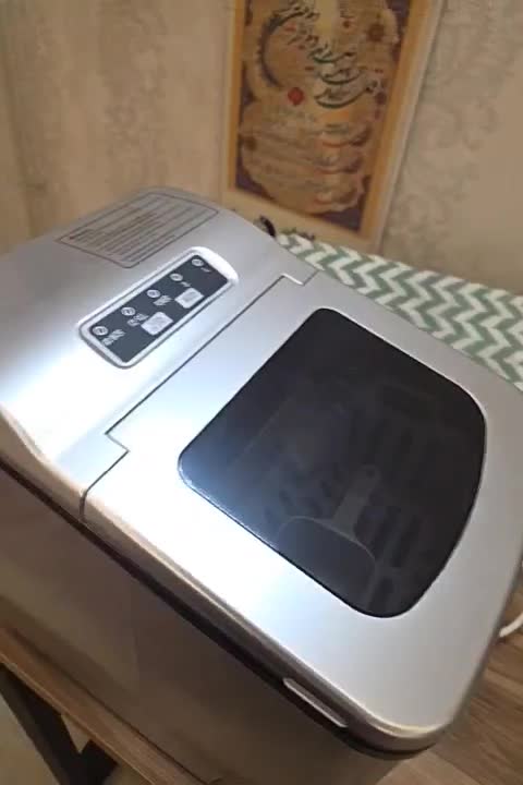 دستگاه یخساز اتوماتیک انگلیس آکبنده آکبنده...|سایر لوازم برقی|تبریز, |دیوار