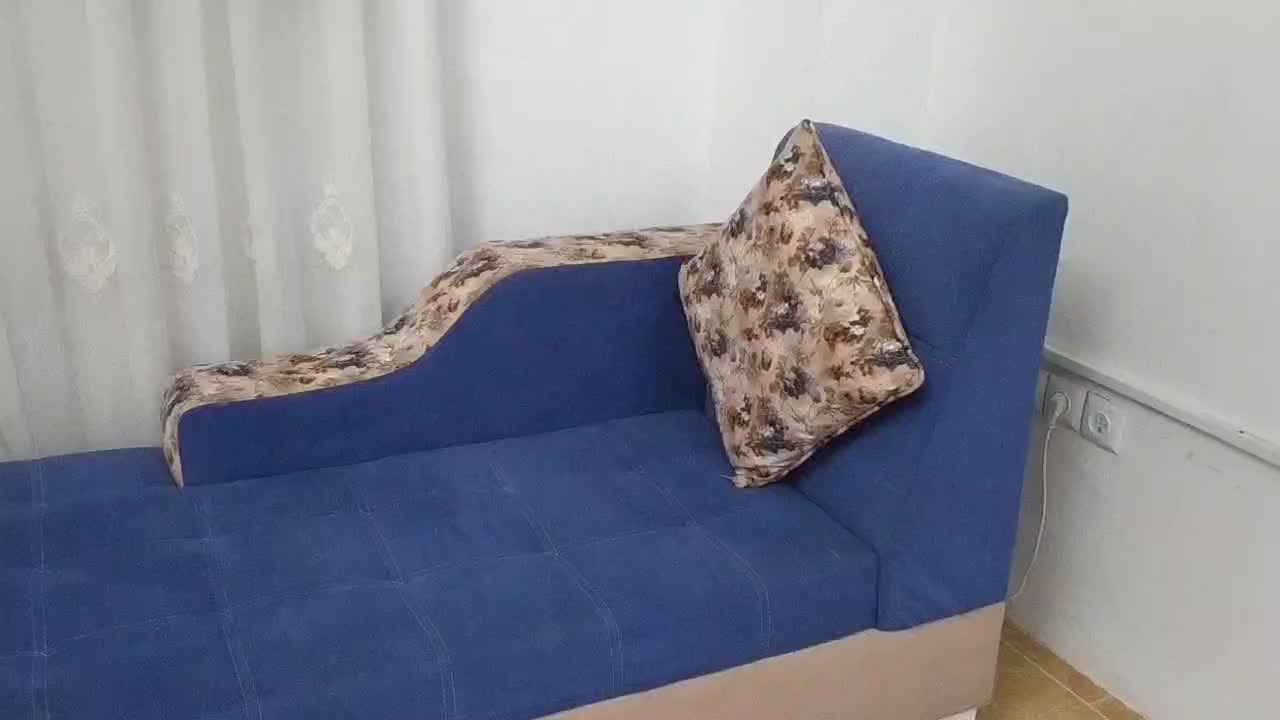 مبل 9 نفره + عسلی (کاملا تمیز و سالم)|مبلمان خانگی و میز عسلی|قم, پردیسان|دیوار