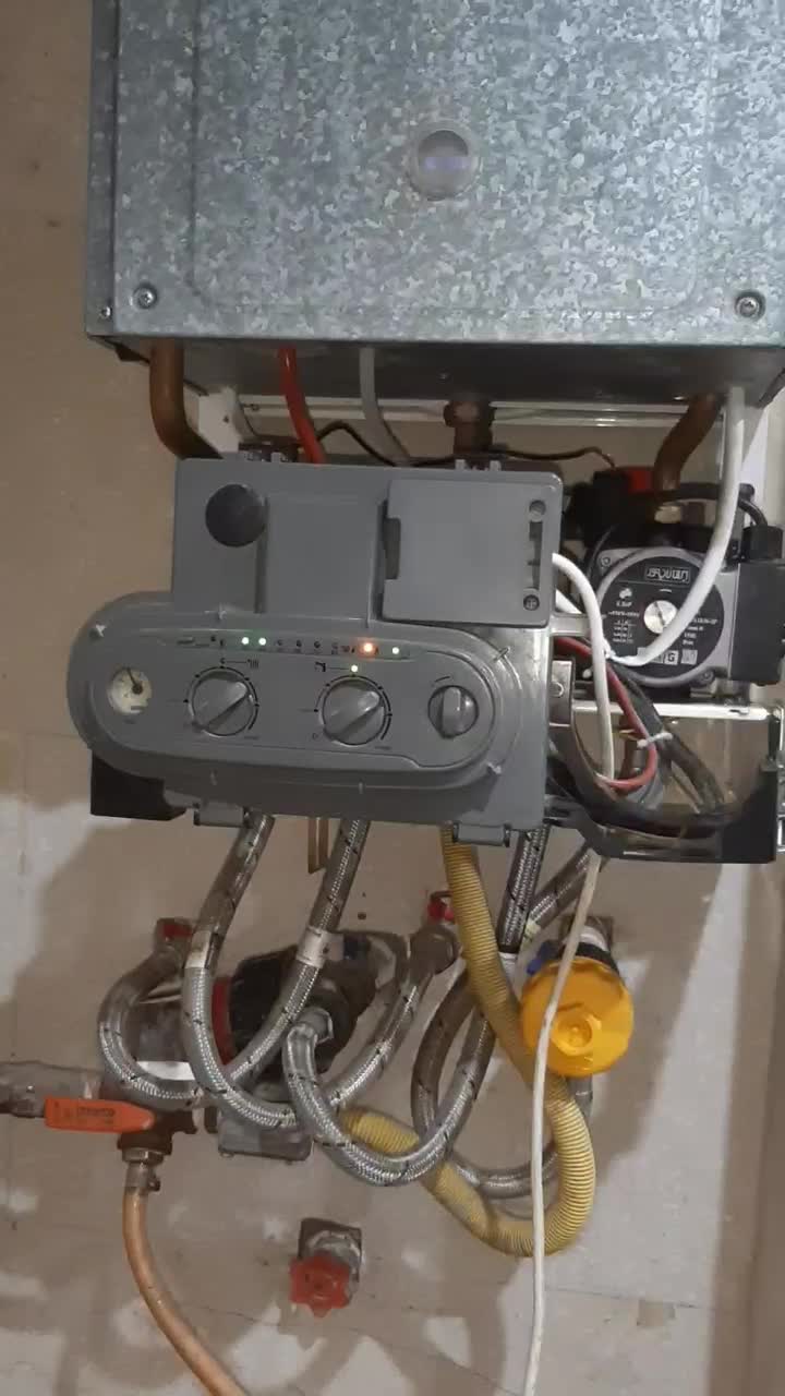 تعمیروسرویس انواع ابگرمکن دیواری وپکیج|خدمات پیشه و مهارت|اهواز, کوی ملی راه|دیوار