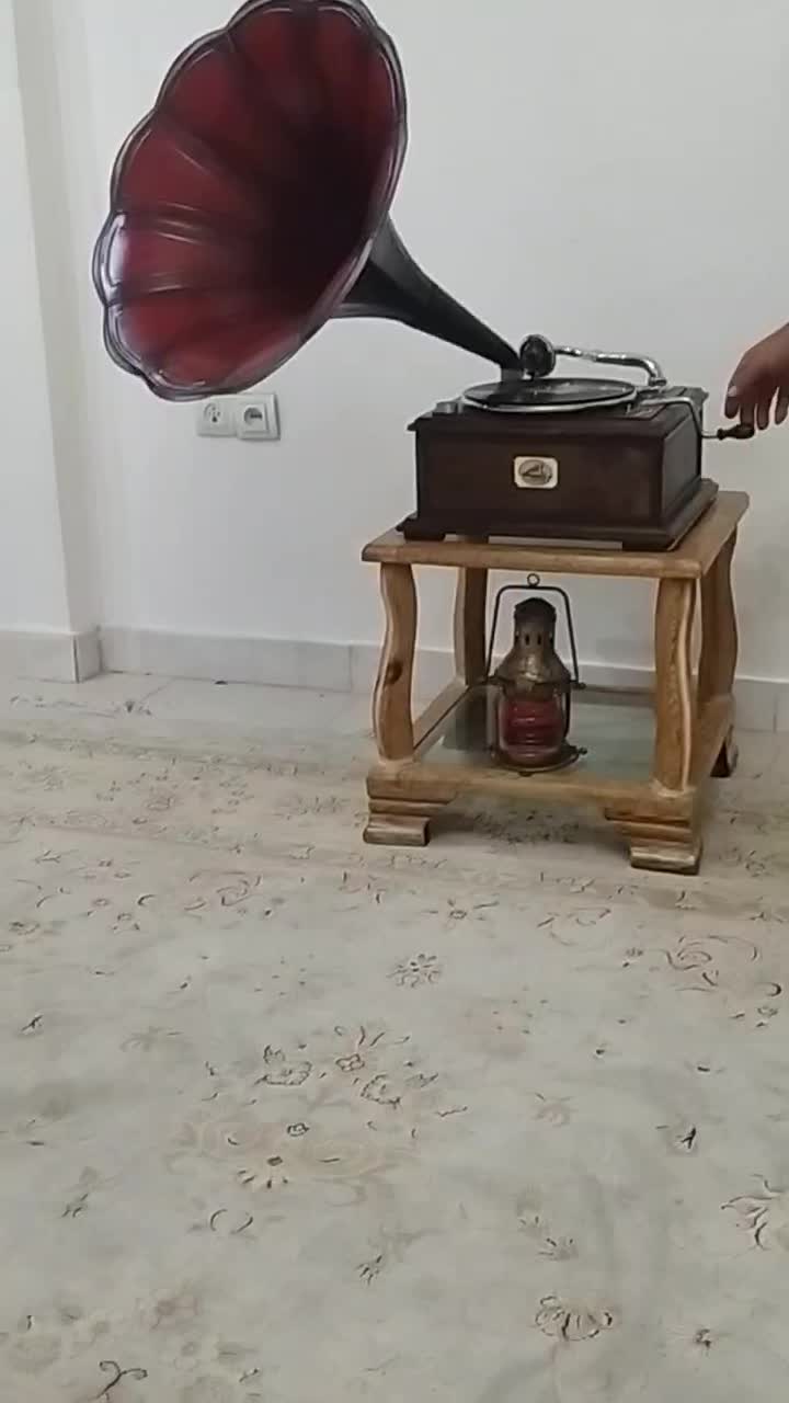 گرامافون هندلی گرام کلمبیا انگلیسی قدیمی|کلکسیون و سرگرمی|تهران, جوانمردان (اندیشه)|دیوار