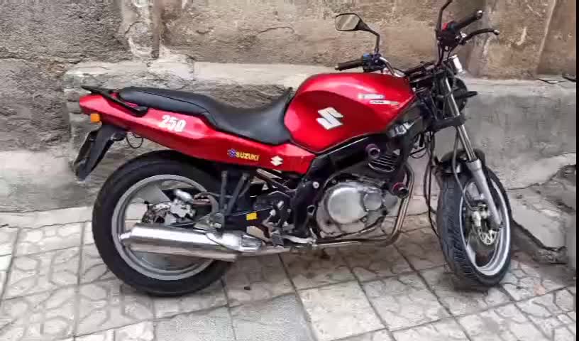 نقد و اقساط موتور سنگین سوزوکی ۲۵۰ سنددار|موتورسیکلت|همدان, |دیوار