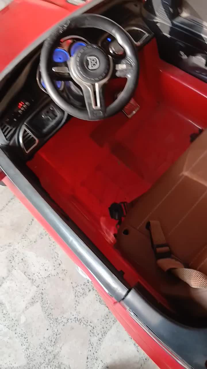 ماشین شارژی بسیار تمیز و سالم|اسباب و اثاث بچه|رشت, باهنر|دیوار