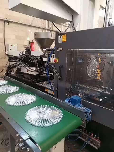 استخدام اپراتور و فنی کار دستگاه تزریق پلاستیک|استخدام صنعتی، فنی، مهندسی|امامزاده عبدالله, |دیوار