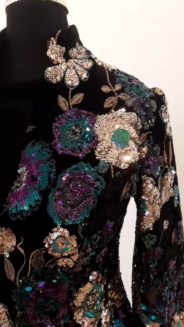 پیراهن و کت مجلسی|لباس|کاشان, دشت چال|دیوار