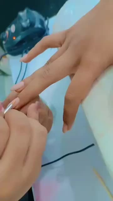 کاشت و ژلیش ناخن تخفیف برای ۱۰نفر اول|خدمات آرایشگری و زیبایی|زاهدان, |دیوار