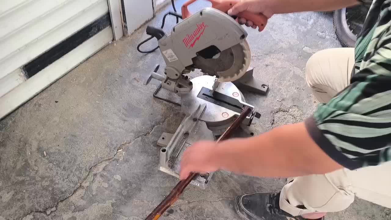 فارسی بر میلواکی اصل آمریکا|ابزارآلات|اشنویه, |دیوار