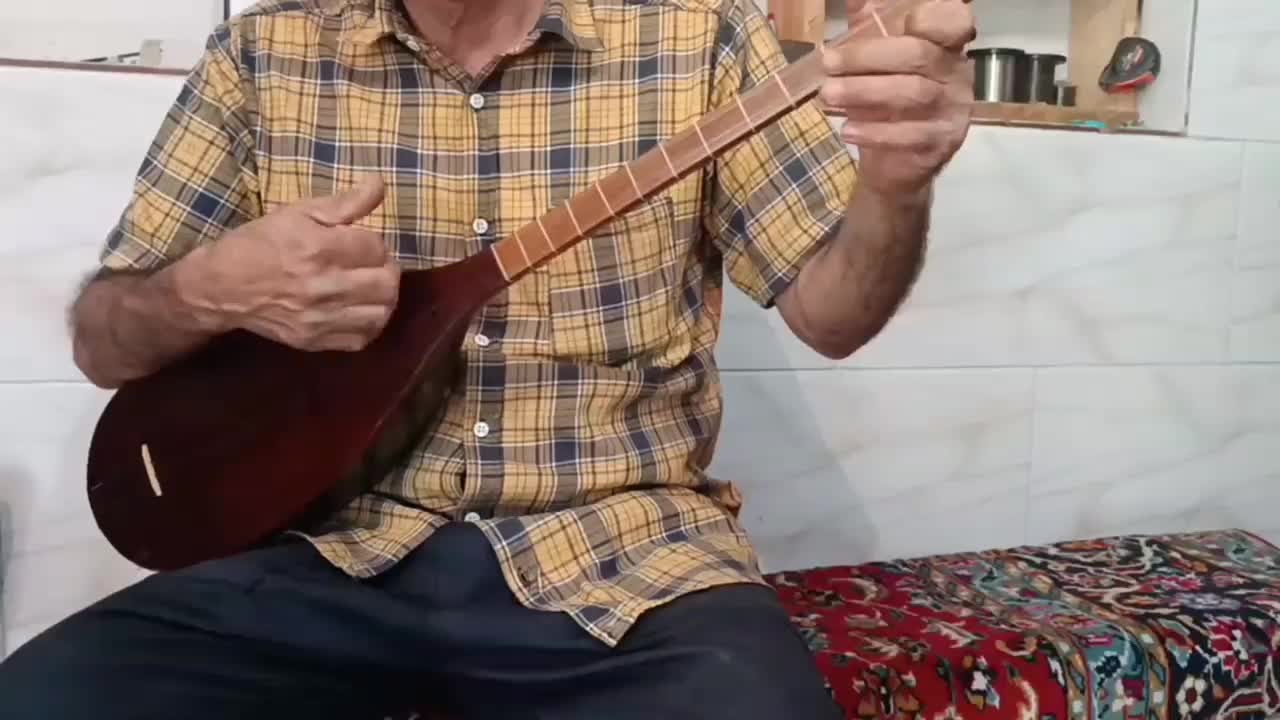 ساز تنبور مهر داود نصرابادی|سازهای سنتی|کرمانشاه, |دیوار