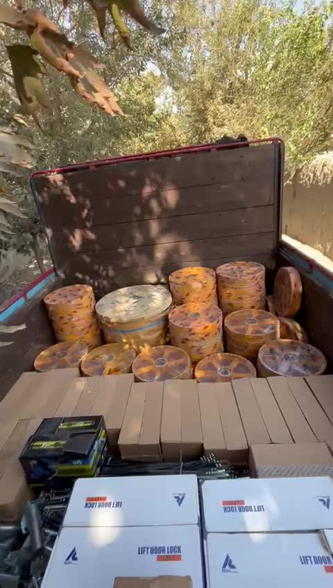 آسانسورپک کابین و درب لولایی با ریل چین سرد عبادی|خدمات پیشه و مهارت|مهاباد (آذربایجان غربی), |دیوار