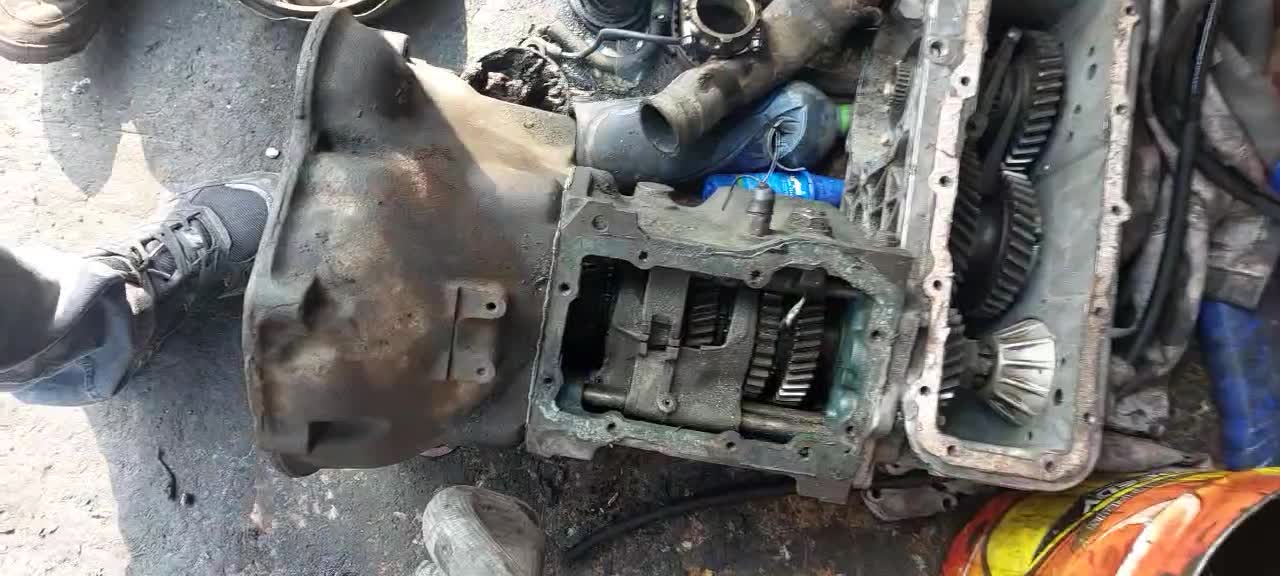 گیربکس پاترول ۶ سیلندر|قطعات یدکی و لوازم جانبی|رودسر, |دیوار