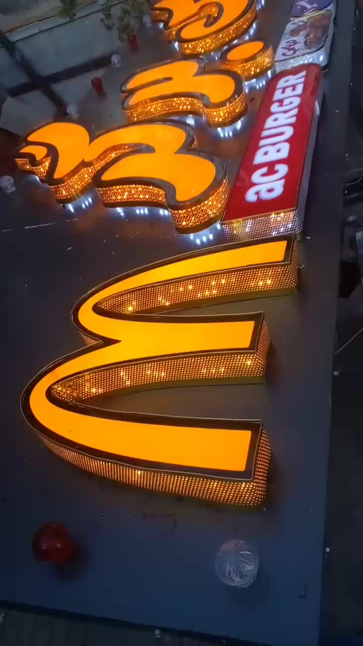 تابلو سازی *چلنیوم *چاپ بنر* کامپوزیت|خدمات پیشه و مهارت|لاران, |دیوار