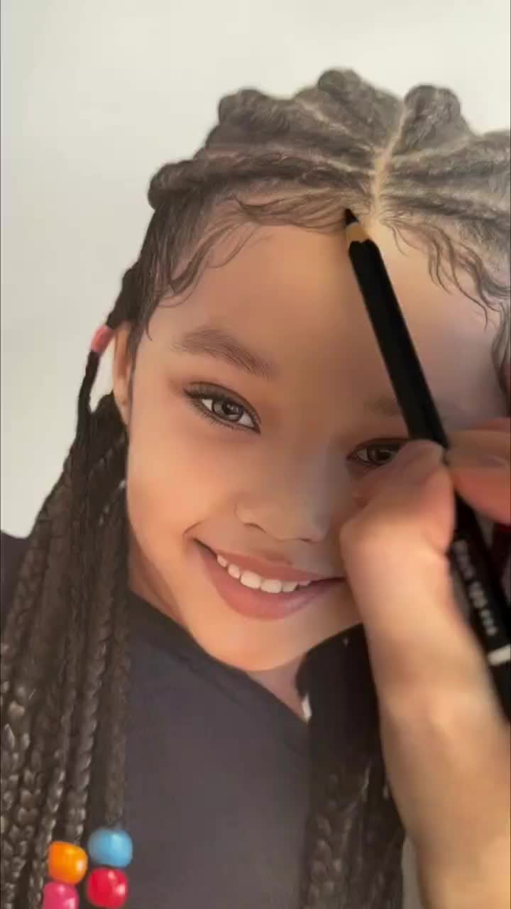 سفارش نقاشی چهره سیاه قلم و مدادرنگی|خدمات پیشه و مهارت|تهران, نصرت|دیوار