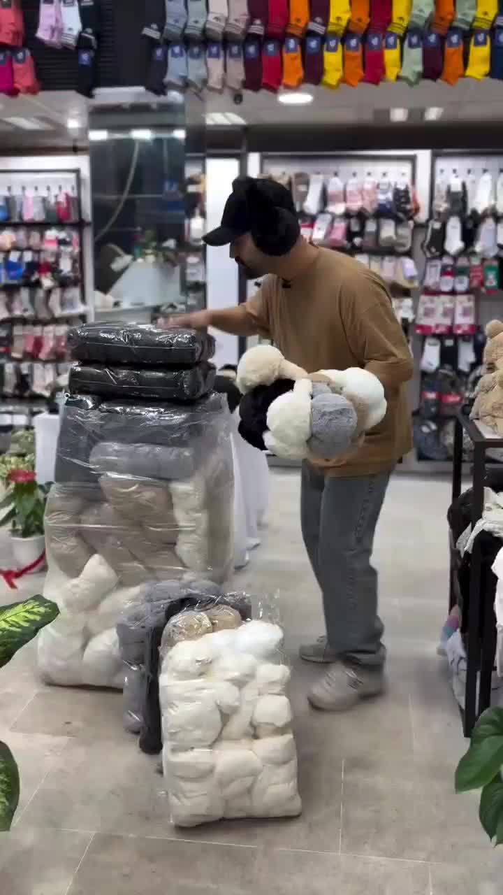 گوشگیر پشمالو|لباس|اهواز, شهرک حفاری|دیوار