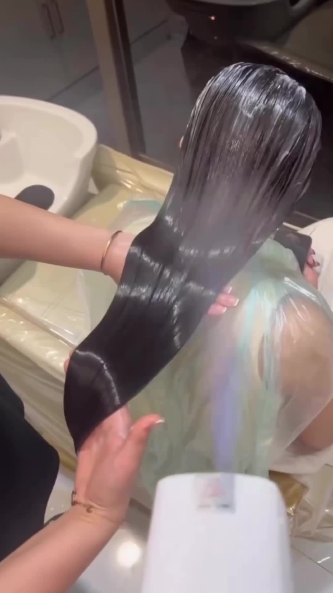 تخفیفات درمان تخصصی مو احیا کراتین تضمینی بادستگاه|خدمات آرایشگری و زیبایی|قم, سالاریه|دیوار