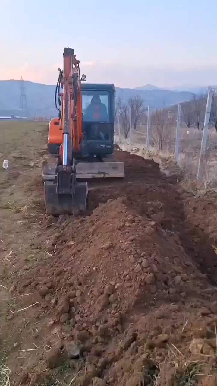 فروش سه دانگ مینی بیل زنجیری دوسان مدل ۲۰۱۸|خودرو سنگین|سنندج, |دیوار