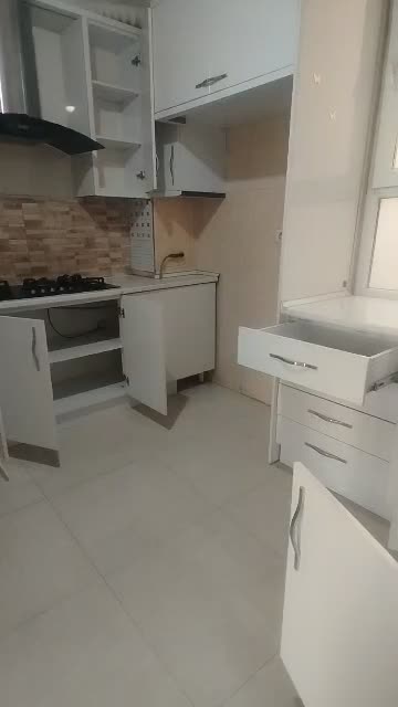 ۱۴ متر کابینت هایگلس دست دوم در حدنو|مصالح و تجهیزات ساختمان|ری, دیلمان|دیوار