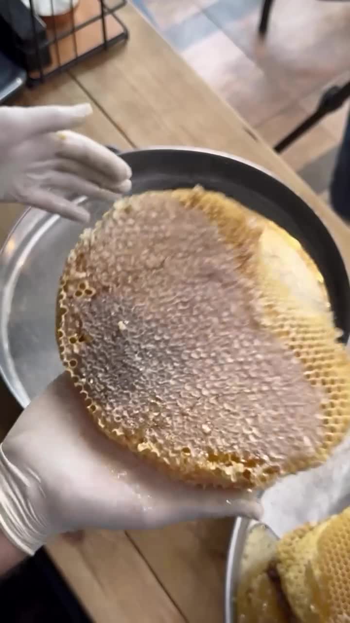 موم عسل صادراتی همراه با برگه آزمایشگاه|خوردنی و آشامیدنی|تهران, میرداماد|دیوار