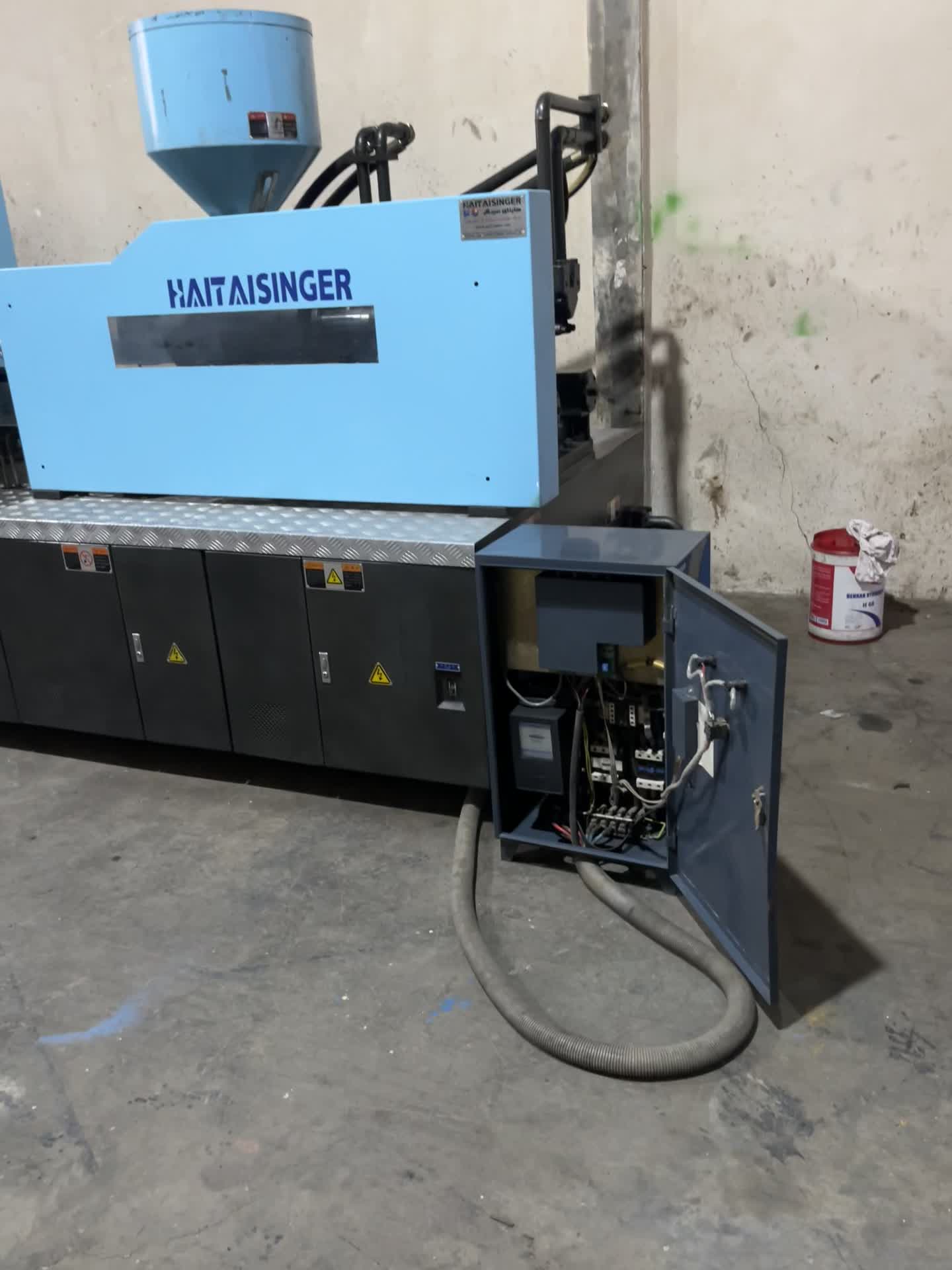 دستگاه تزریق پلاستیک320تن هایتیای سینگر|ماشینآلات صنعتی|تهران, افسریه شمالی|دیوار