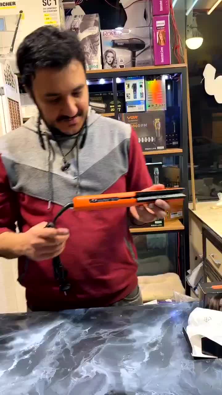 اتو مو vgr550 حرفه ای(سشوار چرخشی بابلیس)آنکادرشاپ|آرایشی، بهداشتی، درمانی|تبریز, |دیوار