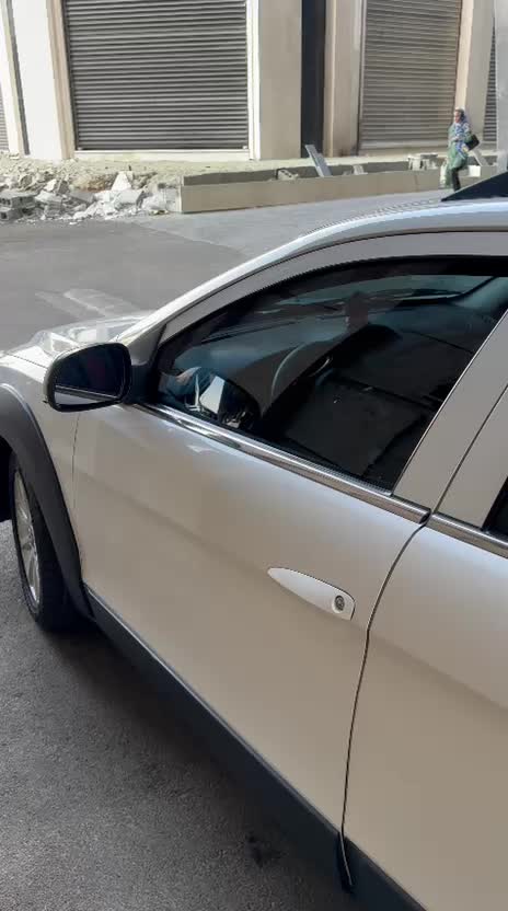 اچ سی کراس|خودرو سواری و وانت|اندیشه, اندیشه فاز ۴|دیوار