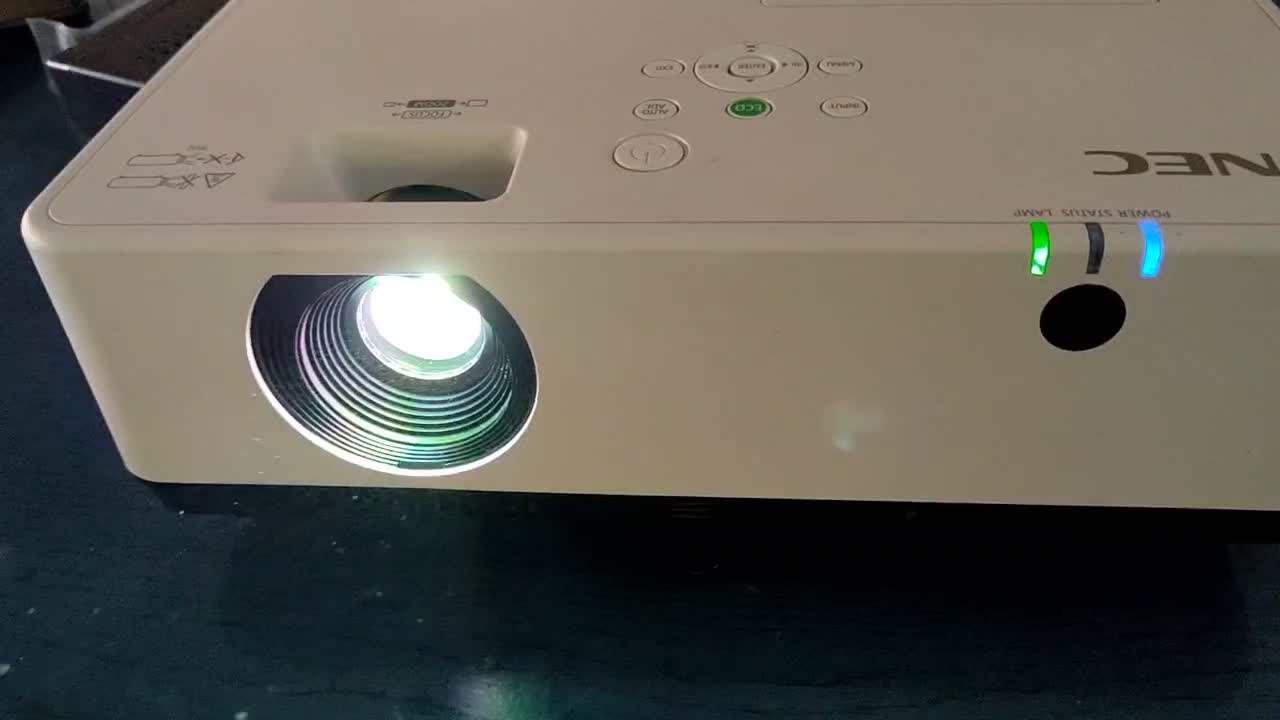 ویدیو پروژکتور با لامپ اورجینال با یکسال گارانتی|تلویزیون و پروژکتور|تهران, باغ فردوس|دیوار