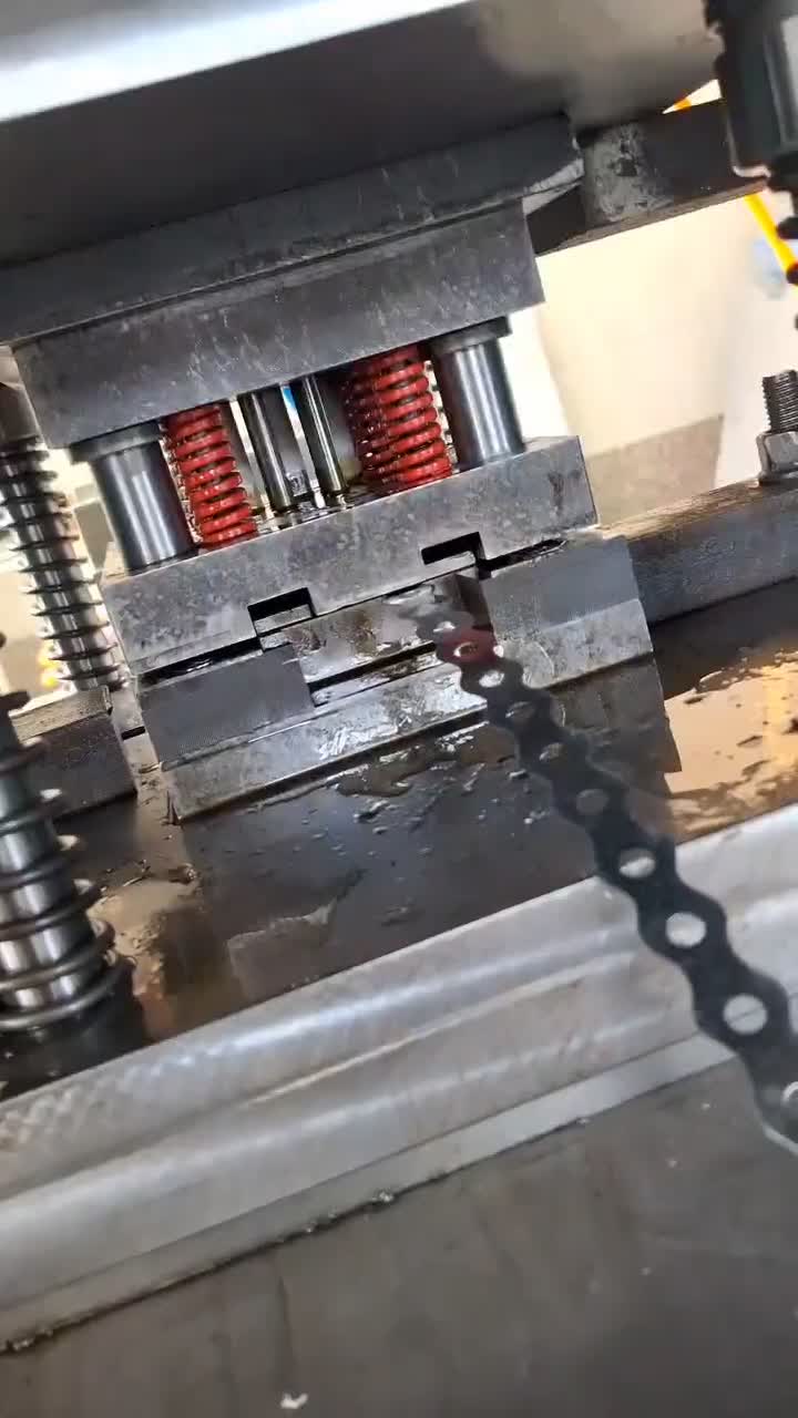 خدمات تخصصی طراحی و ساخت دستگاه و ساخت قالب‌ صنعتی|خدمات پیشه و مهارت|تبریز, |دیوار