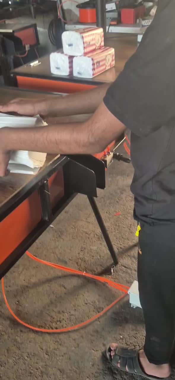 بسته بندی دسمال کاغذی پنماتیک اقتصادی|ماشین‌آلات صنعتی|کرج, محمد آباد|دیوار