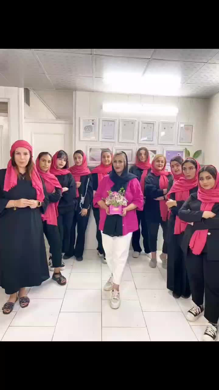 آموزش کاشت ناخن مژه بافت مو با مدرک فنی حرفه ای|خدمات آموزشی|محمدشهر, محمدشهر|دیوار