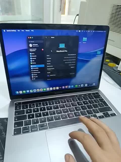 مک بوک پرو 2020|رایانه همراه|قطور, |دیوار