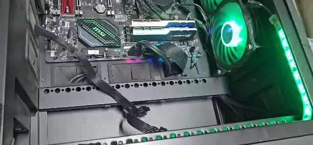 کیس گیمینگ|رایانه رومیزی|رشت, باهنر|دیوار