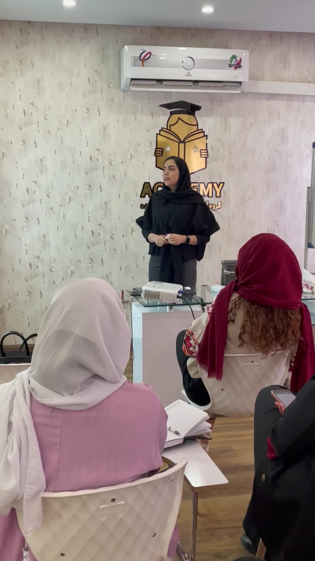 ثبت نام دوره های آموزشی دی ماه پاکسازی پوست|خدمات آموزشی|تهران, دروس|دیوار