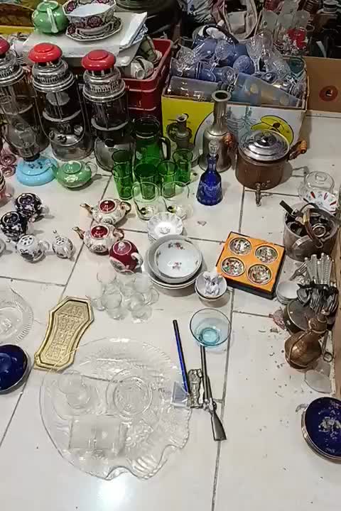 فنجان تنگ گلدان کریستال|کلکسیون اشیاء عتیقه|قم, حاج خلیل|دیوار