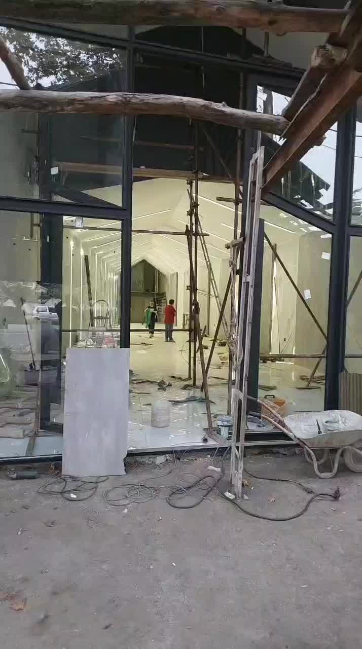 مغازه با متراژ هم کف ۱۸۰ متر و بالکن ۲۰|اجارهٔ مغازه و غرفه|لنگرود, |دیوار