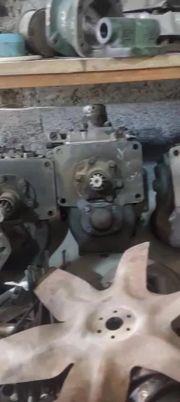 اراقی استوک مینی بوس و خاور|قطعات یدکی و لوازم جانبی|اصفهان, قهاب جنوبی|دیوار