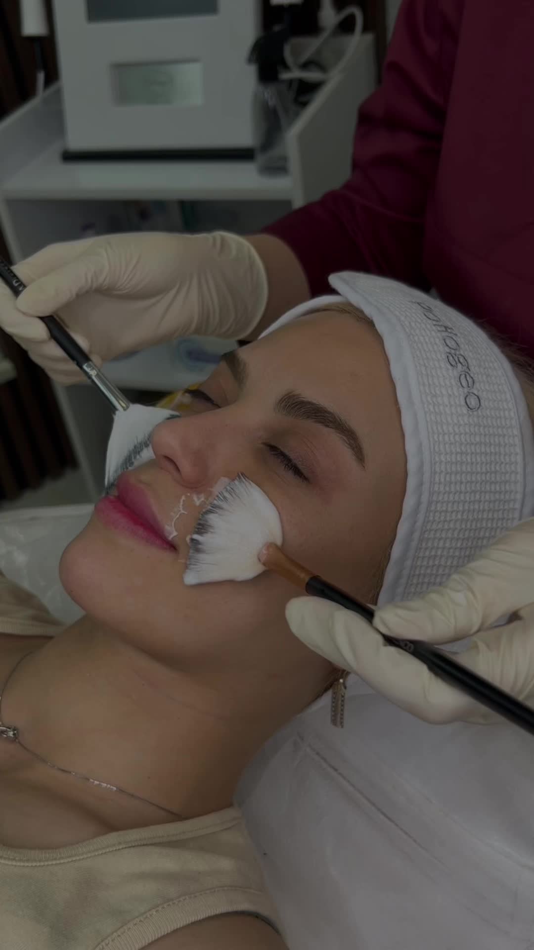 مرکز فشیال واقع در کلینیک پوست مو در فردیس|خدمات آرایشگری و زیبایی|فردیس, فردیس|دیوار