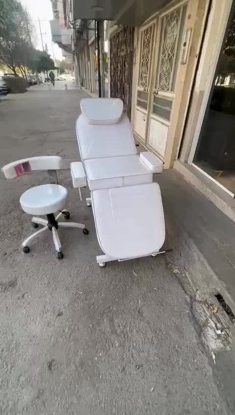 تخت صندلی شو و تابوره سفید نو|آرایشگاه و سالن‌های زیبایی|بندر ماهشهر, |دیوار