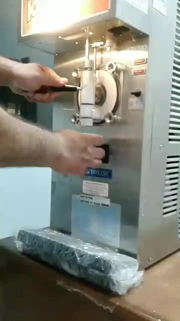 دستگاه بستنی ساز قیفی لبه رنگی ۸ رنگ FN Freeze|کافیشاپ و رستوران|تهران, اقدسیه|دیوار