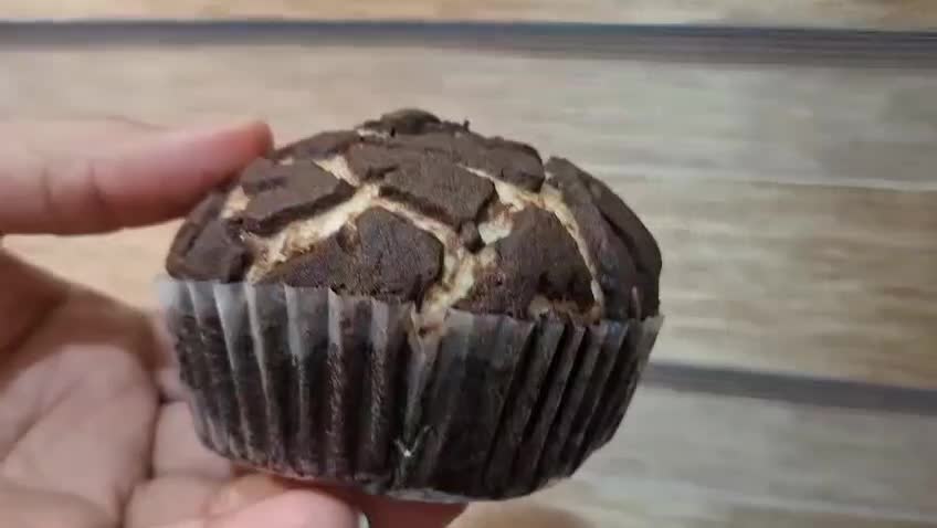 نان چاکلت کراست|خوردنی و آشامیدنی|قم, مسجد امام حسن|دیوار