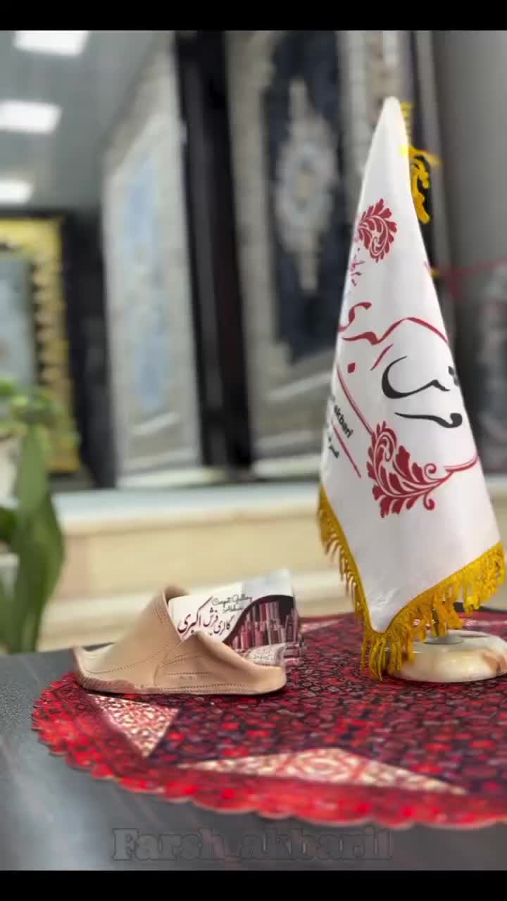 فرش آف خورده بعلت انبارگردانی ازدرگالری اکبری|فرش|شوشتر, |دیوار
